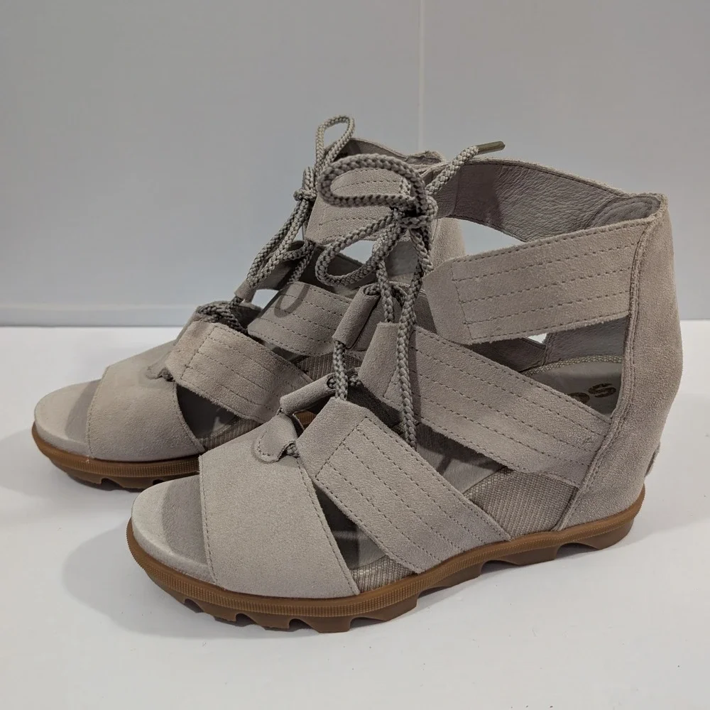 Sorel Joanie II Lace Wedge Sandals Quarry Grey Suede Womens 9 Strappy Cutout Tie